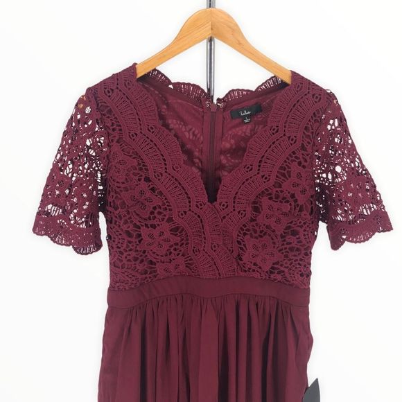 Lulu’s Angel in Disguise Burgundy Lace Skater Dress Short Sleeves size Large NWT - Picture 4 of 15